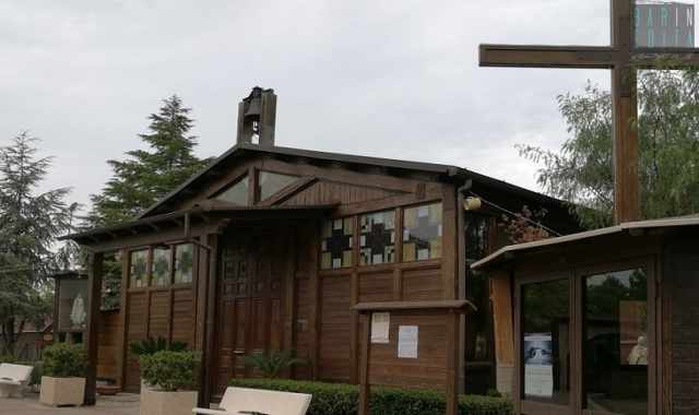 Auto bruciate, preti che spariscono:  mistero a Triggiano. Ma la Chiesa tace